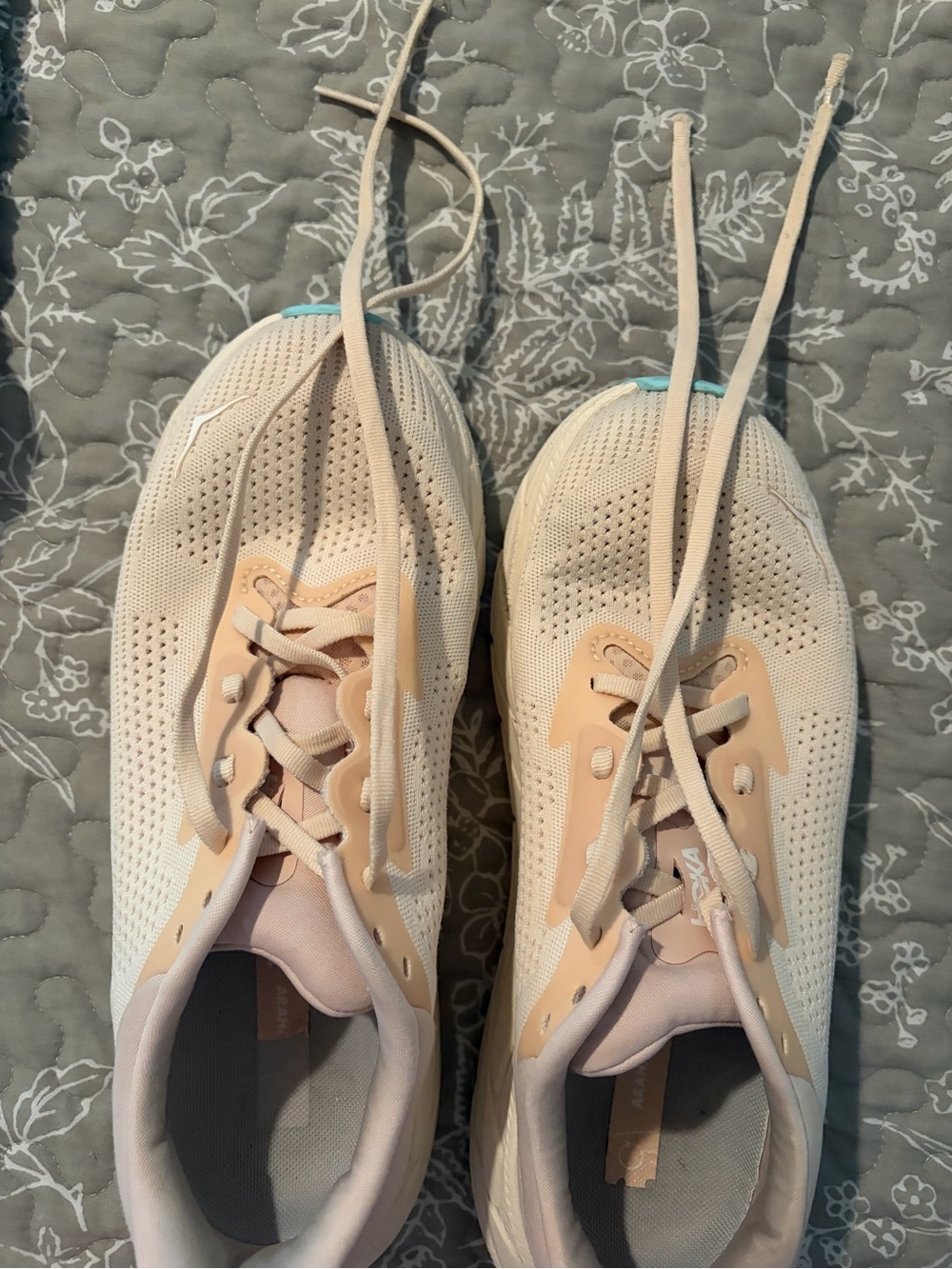 Hoka Arahi 7 Women's Cream/Beige Athletic Running Shoes - Picture 7 of 7